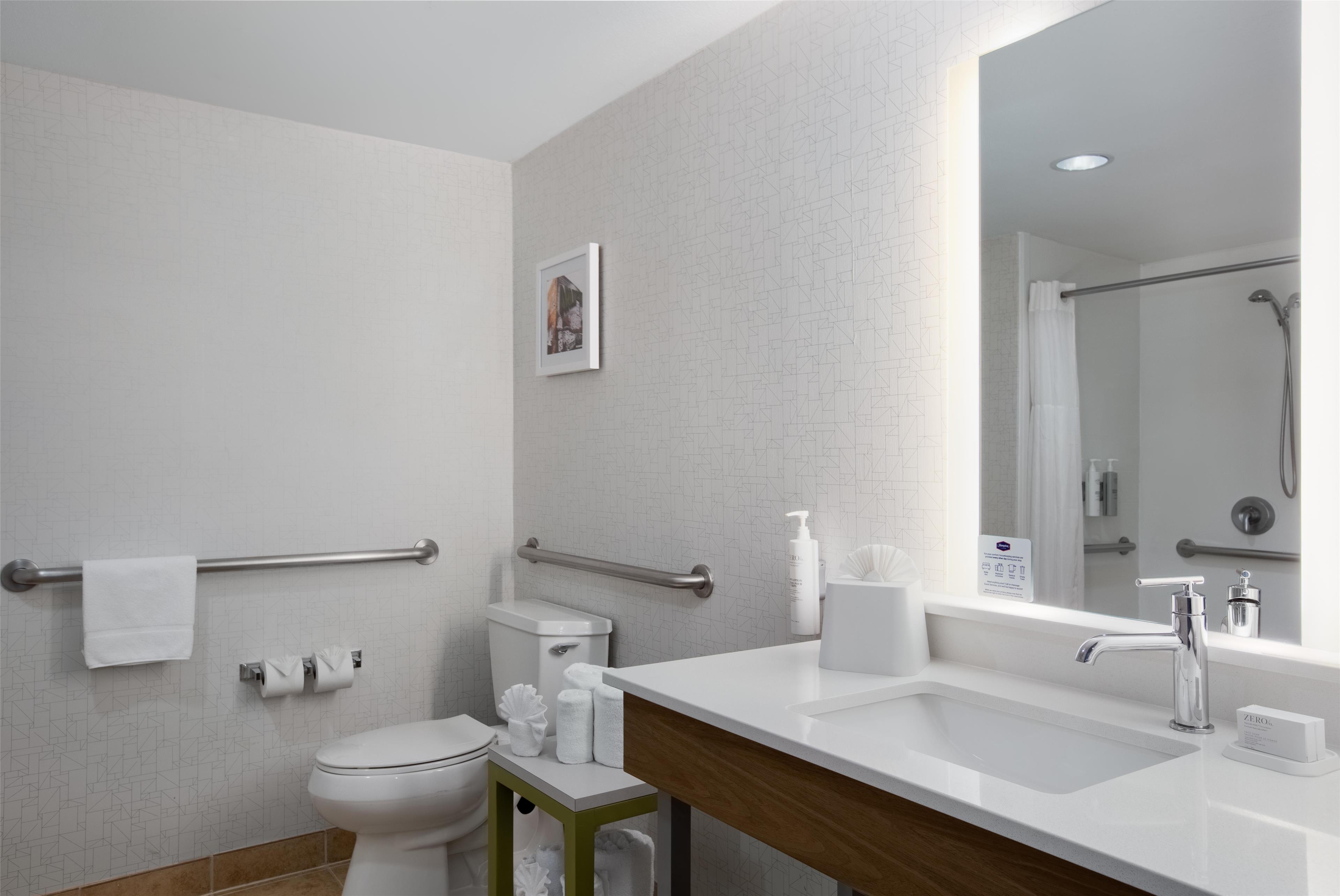Hampton Inn & Suites Dallas-Arlington North-Entertainment District - Tap to explore photos