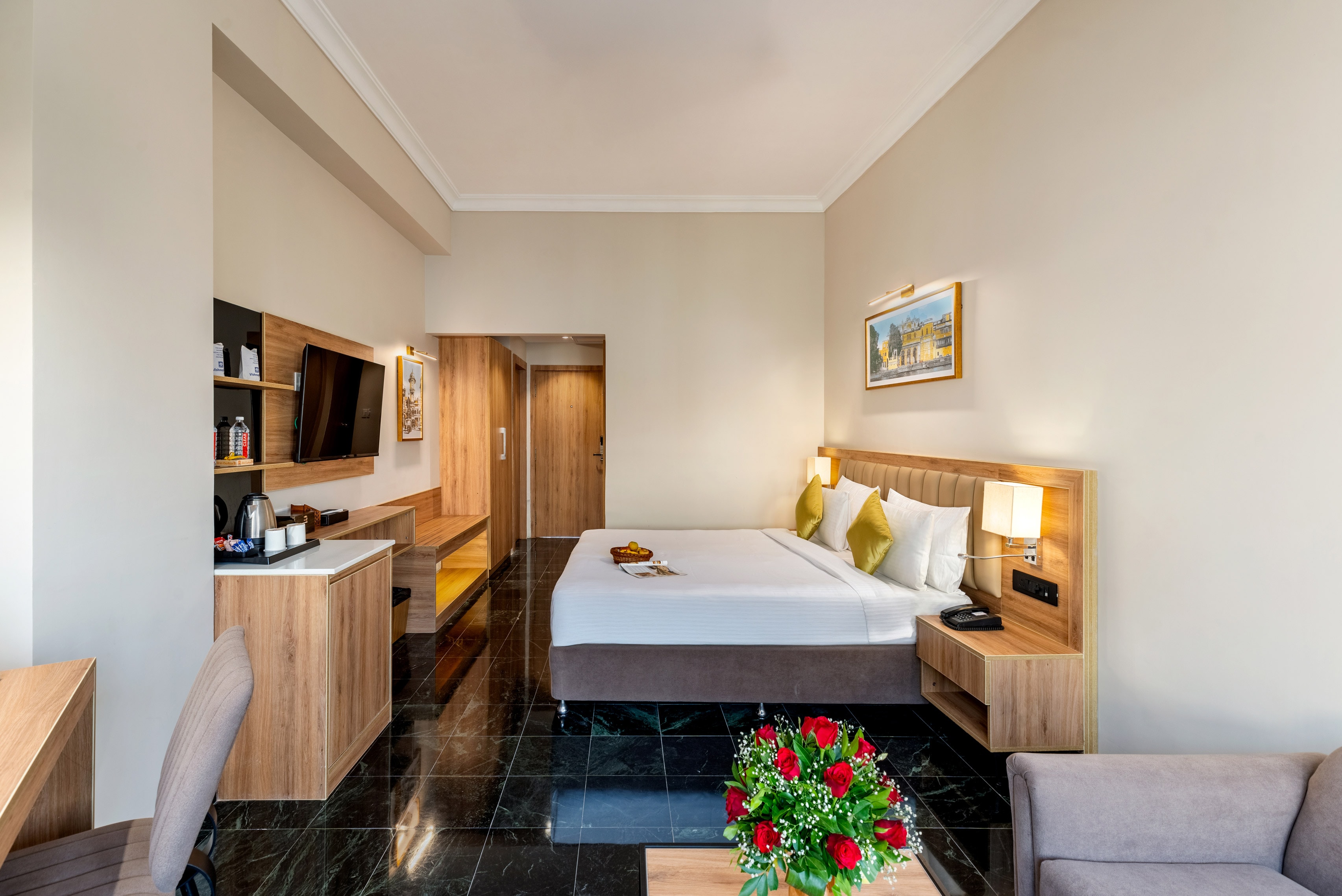 Ecko Premier Vibrant - Tap to explore photos