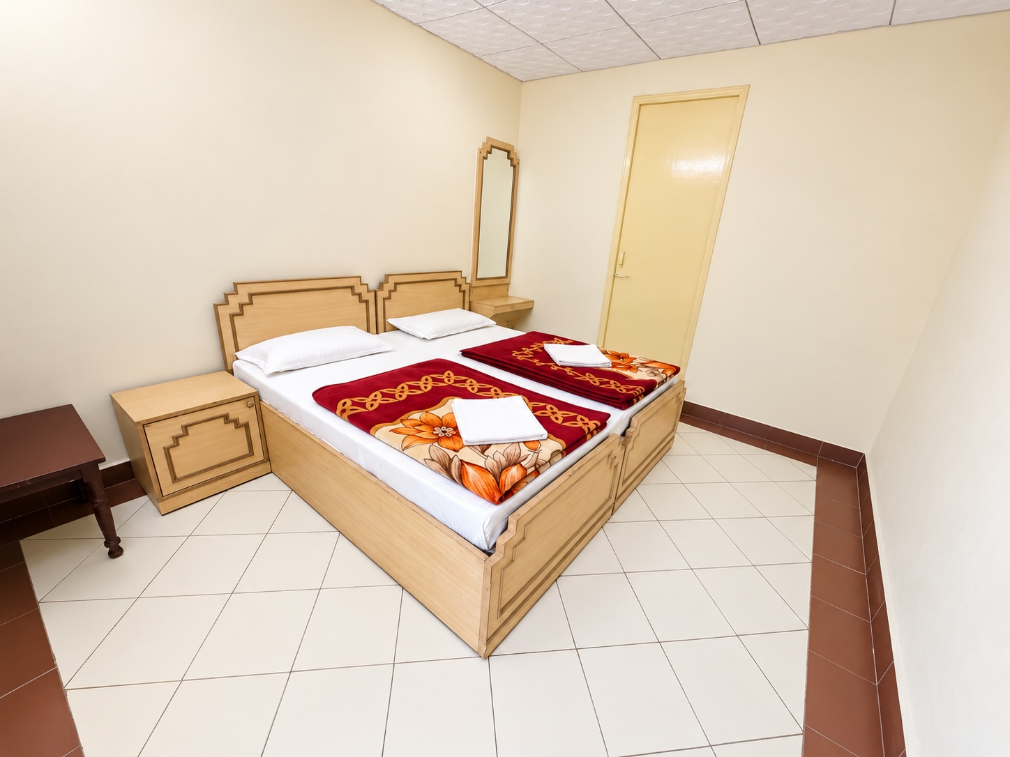 HOTEL SHEELA- 100 MTR from TAJ MAHAL - Tap to explore photos