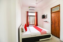 Hotel O by OYO Arpit Hotel Jhusi Railway Station