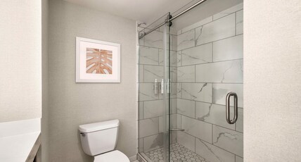 Hampton Inn by Hilton Virginia Beach-Oceanfront South Room Type - 1KG SFBD OCEANFRONT FLR3-5