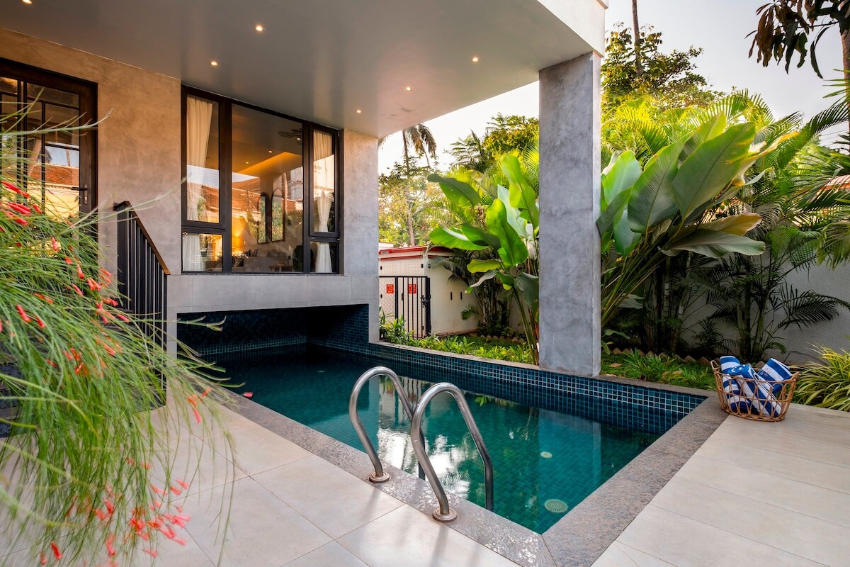 tisyastays | The Meredian Villa D - Tap to explore photos