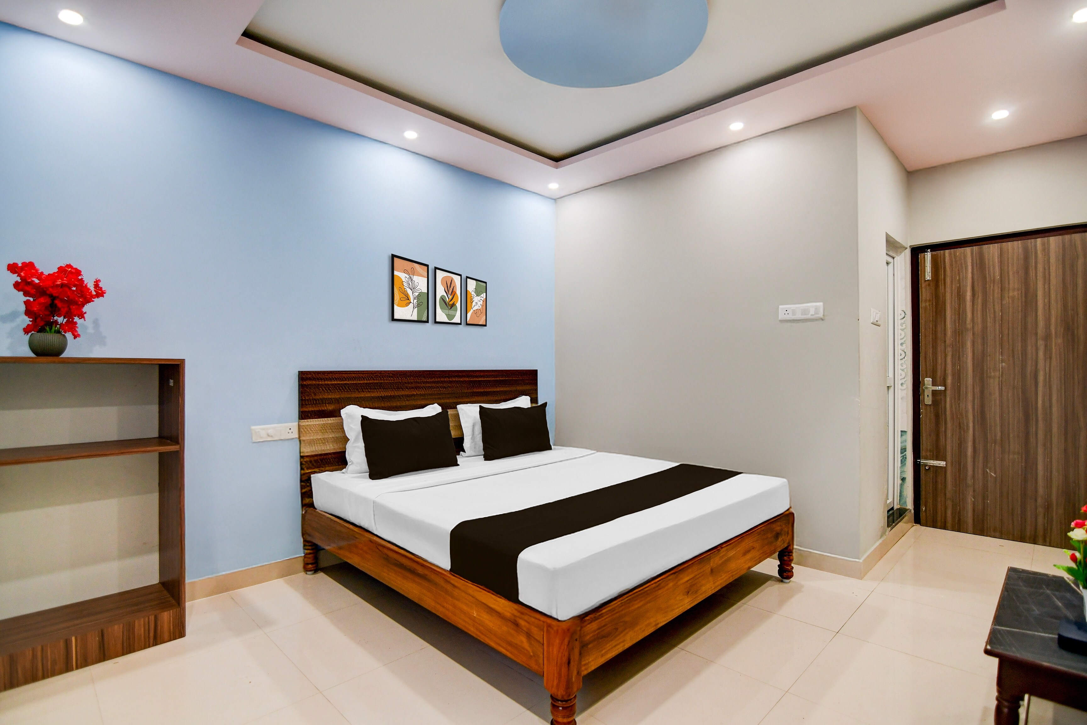 Hotel O Aaliva Guest House - Tap to explore photos