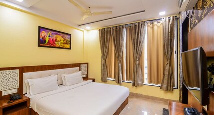 Hotel Shikhar Darshan Room Type - Deluxe Room (With View)