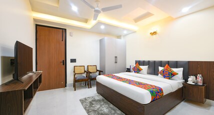 FabHotel RR Premium Room Type - Deluxe Room