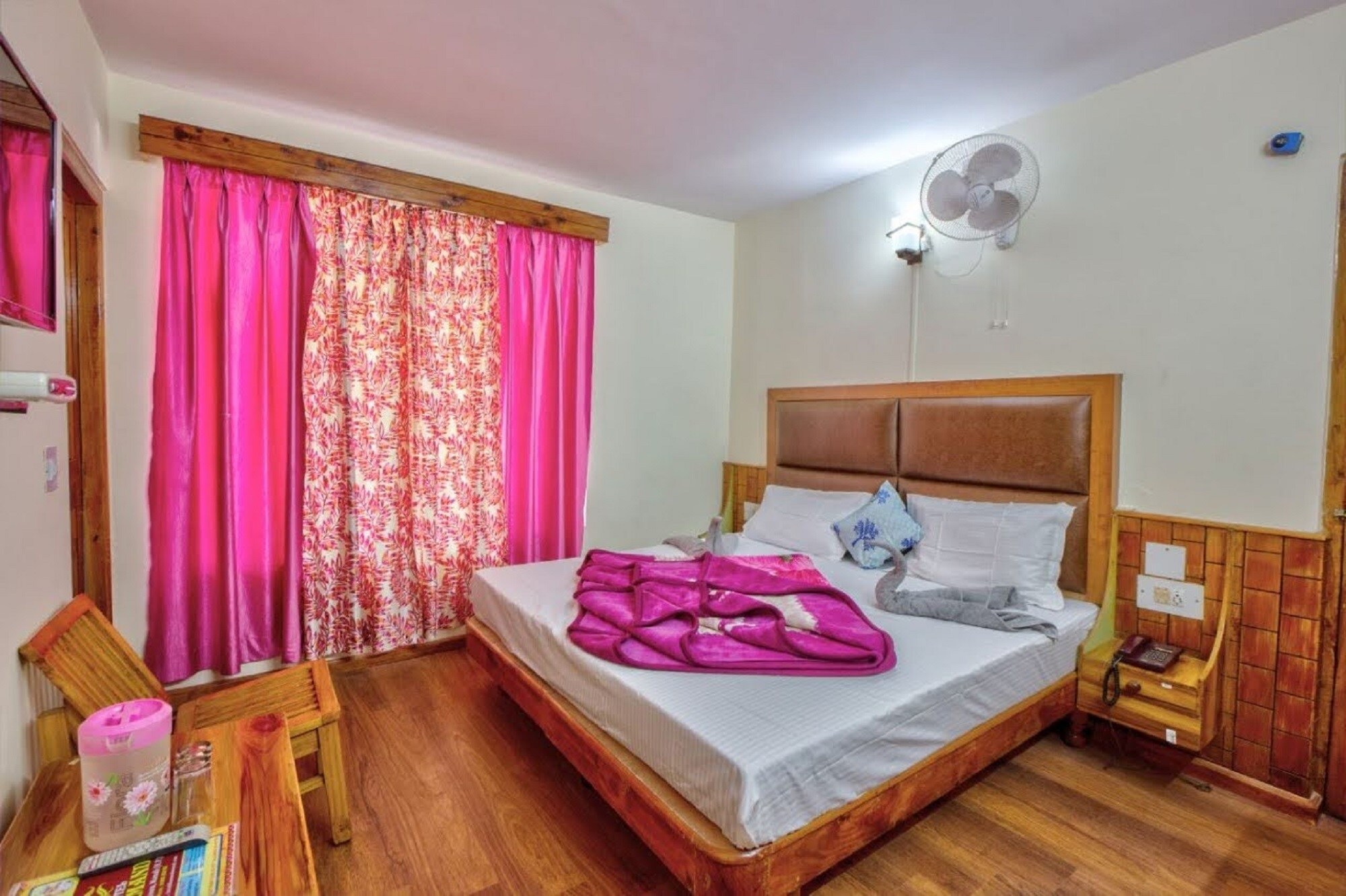Hotel Diamond, Mall Road Manali. - Tap to explore photos