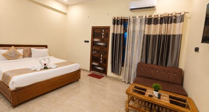 The Yash Hotel And Resort Ayodhya Room Type - Four Bed
