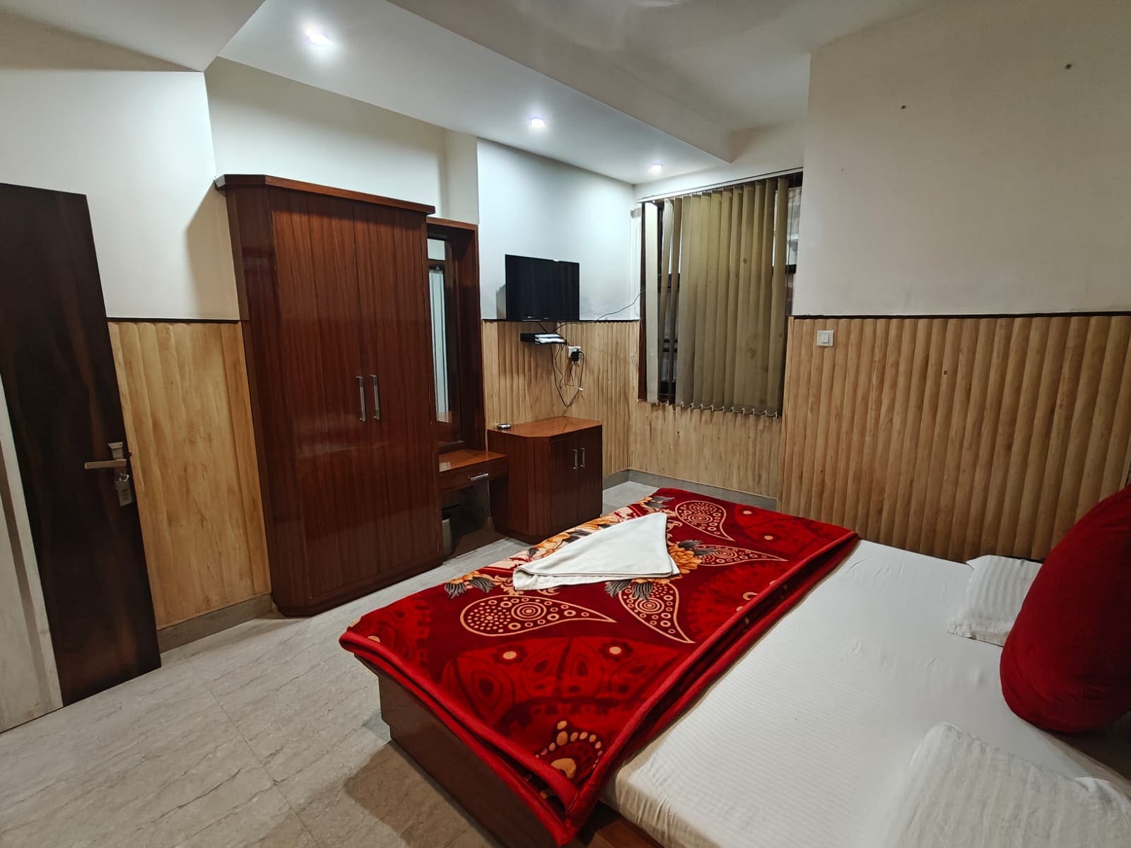 Aashirwad Hotel and Resort - Tap to explore photos