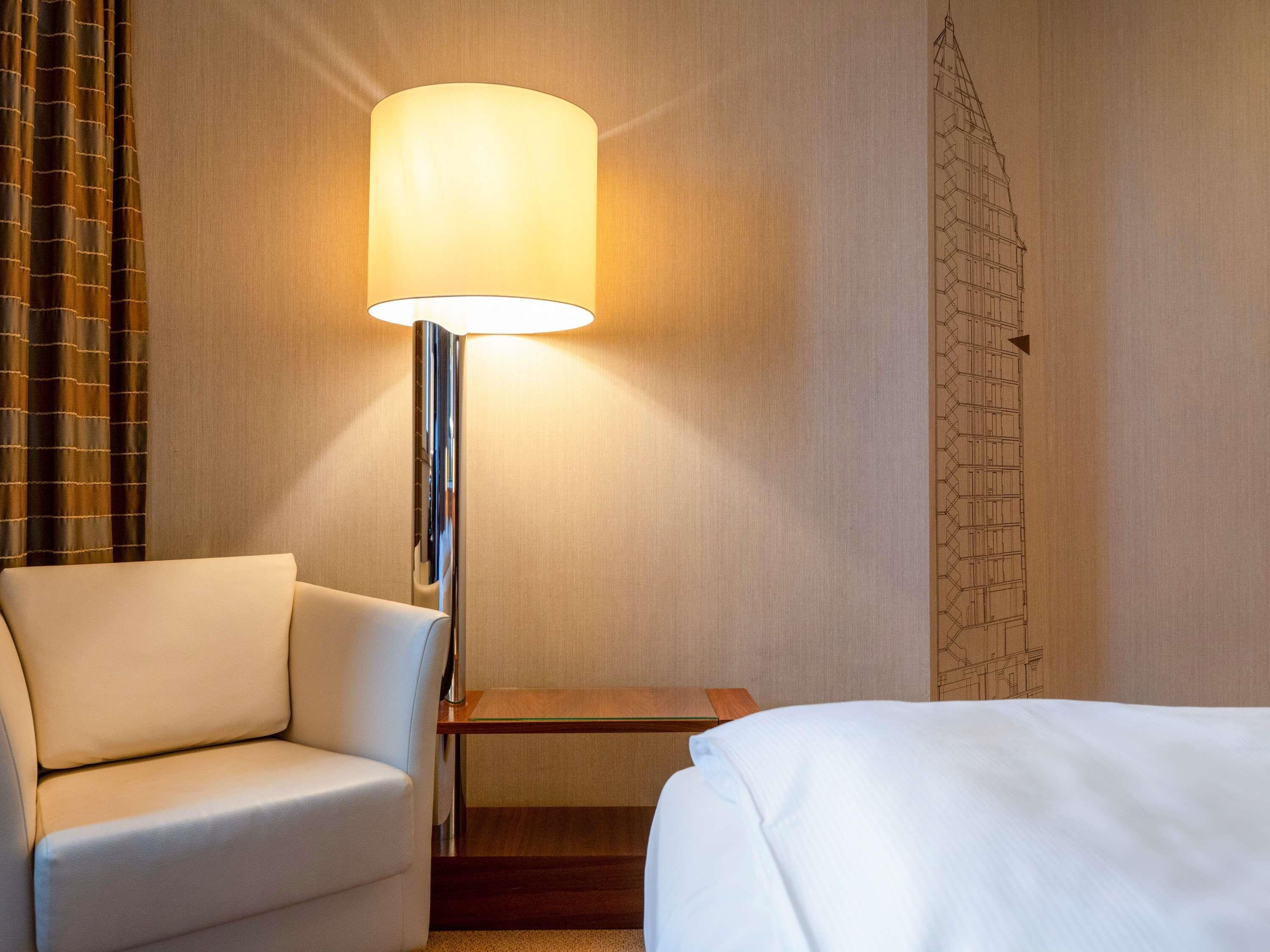 Movenpick Hotel Hamburg - Tap to explore photos