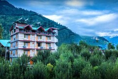 Hotel Snow Villa- 5 min Drive from Volvo Bus Stand