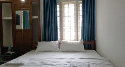 Paulgreen Guest House Room Type - Deluxe King BedRoom