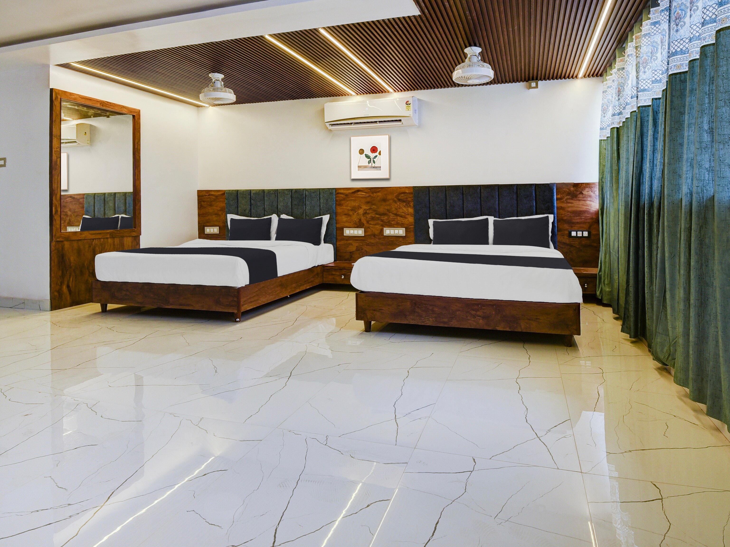 Super Townhouse Madgaon - Tap to explore photos