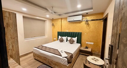 The Santosh Inn Room Type - Super Deluxe with Grand Road View