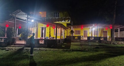 Joe's homestay Room Type - triple  room