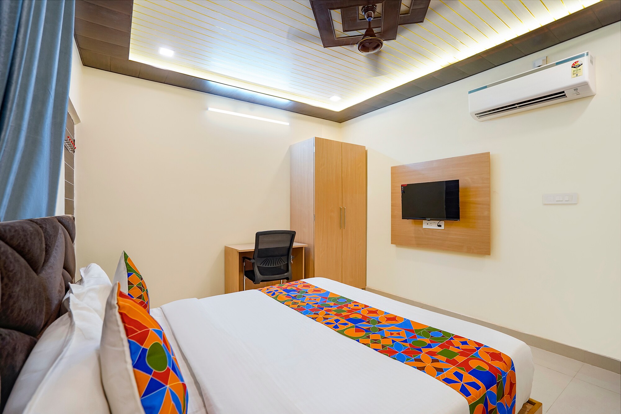 FabHotel Paramhans Guest House - Nr. Sant Ravidas Ghat - Tap to explore photos