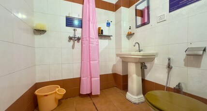 Dreamyard |Rooftop Restaurant at Lake Pichola| Room Type - 6-Bed Comfort Female Dorm (AC)