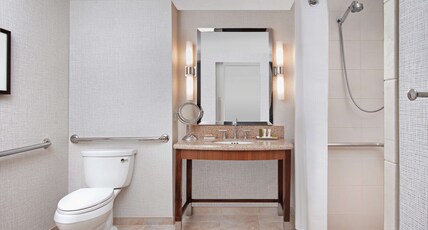 Hilton San Diego Bayfront Room Type - 1 KING ACC W  RI SHWR