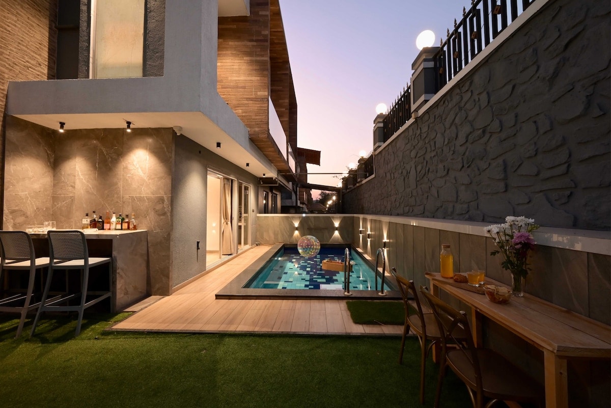 Tara Staycation THE COZY COVE with Private Pool - Tap to explore photos