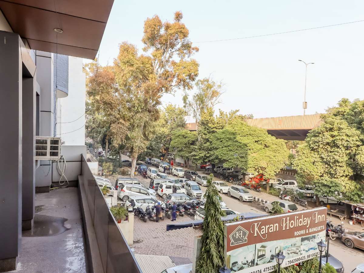 Hotel Karan Holidays Near Pitampura metro station - Tap to explore photos