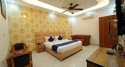 MK Regency Room Type - Suite Room with Bathtub