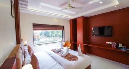 Hotel Shivalay Varanasi Room Type - Deluxe Twin Bed Room with Temple view