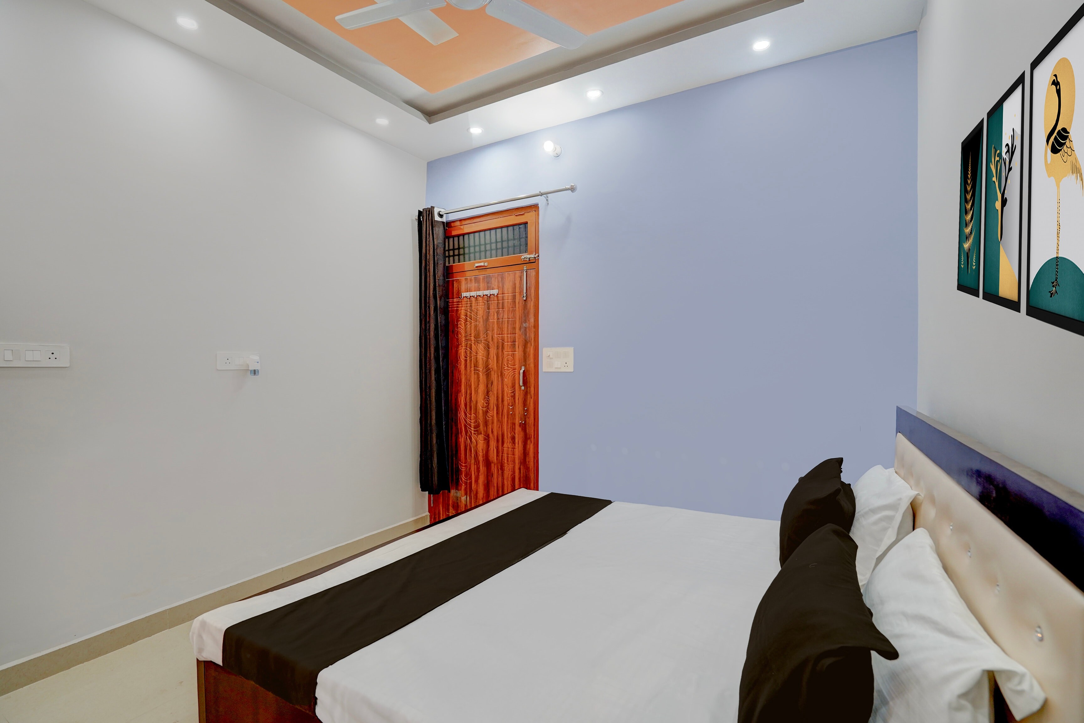 SPOT ON Shri Shankar Inn - Tap to explore photos