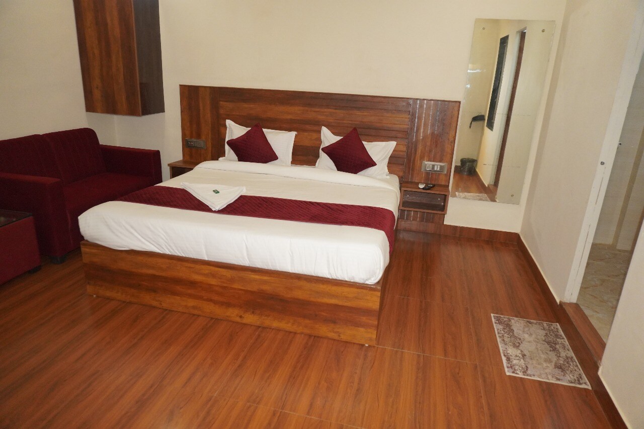 Hotel Darbaar Inn - Tap to explore photos