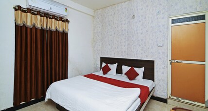 Hotel Bholenath (Opp. Mahakal Mandir) Room Type - Three Bedded Non AC Room