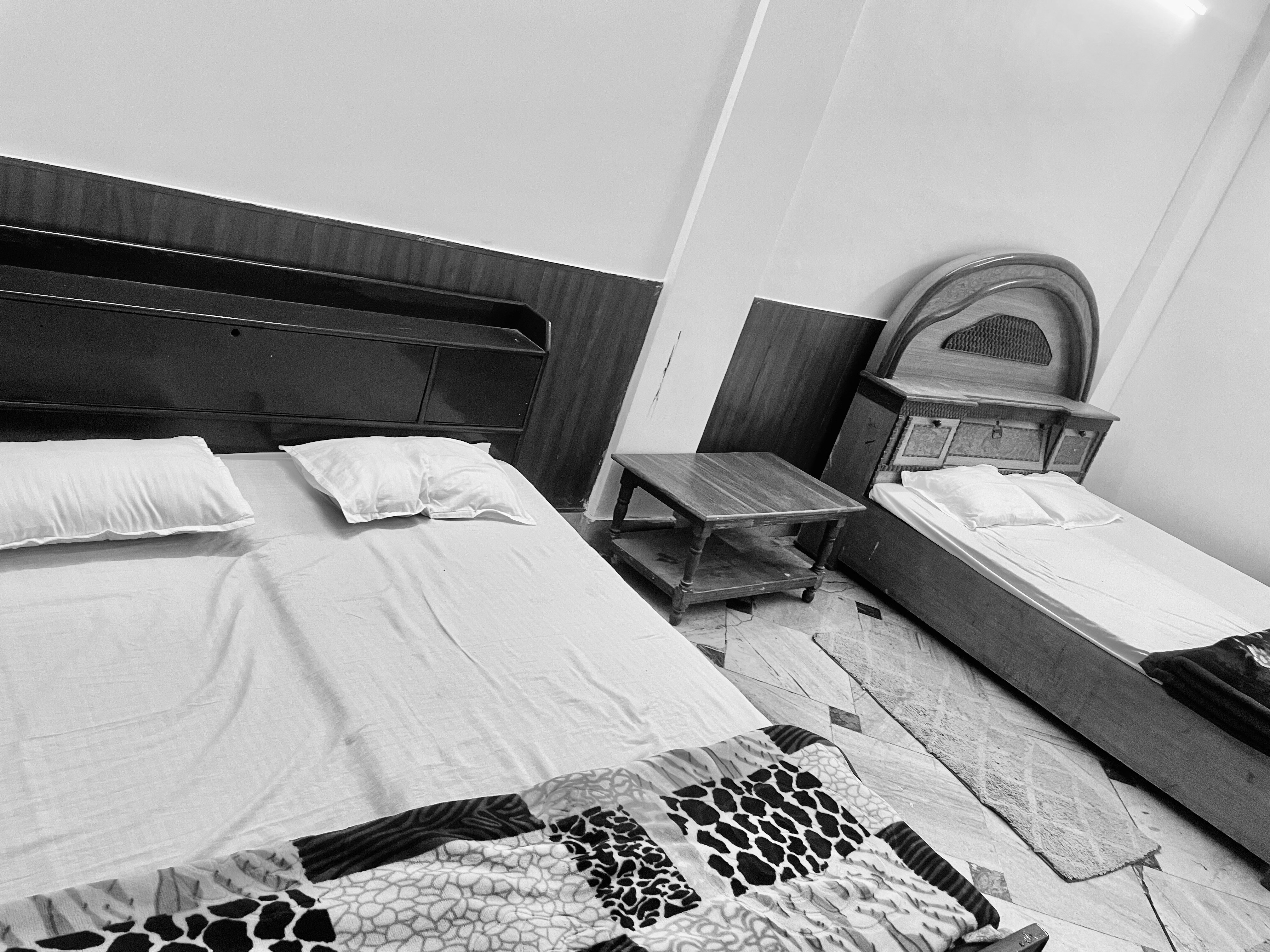 Hotel Girdhari Varanasi - Tap to explore photos