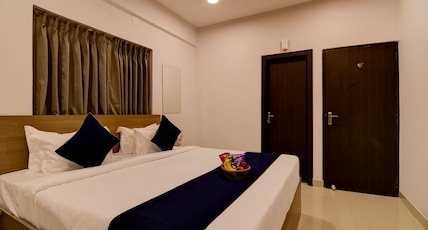 Hotel Signature Vista Room Type - Deluxe Room with Free Wi-Fi Hotel Signature Vista Room Type - Deluxe Room with Free Wi-Fi