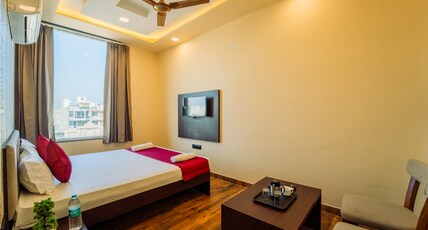 Hotel The Sky Touch -Jaipur Room Type - Deluxe Room