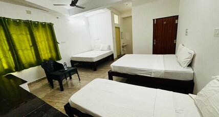 Hotel Star Nivas Srirangam Room Type - FOUR PERSON AC ROOM