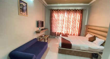 Hotel Seasons Room Type - DELUXE QUEEN AC