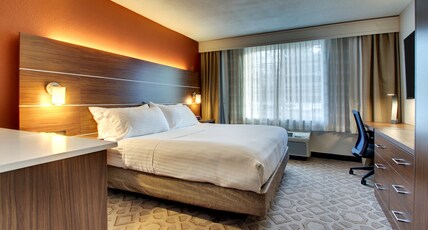 Holiday Inn Express Poughkeepsie, an IHG Hotel Room Type - Standard Room