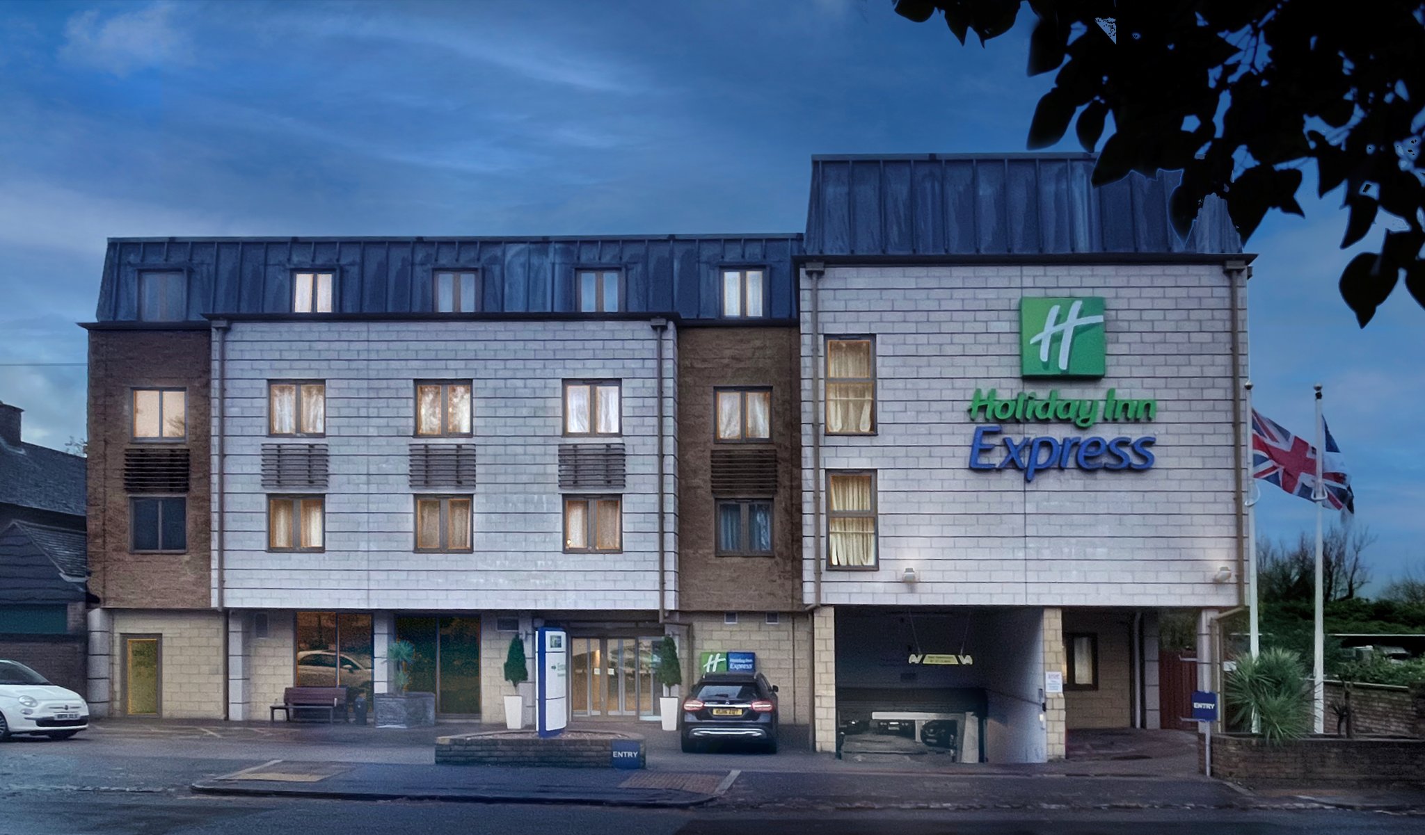 Holiday Inn Express WINDSOR - Tap to explore photos