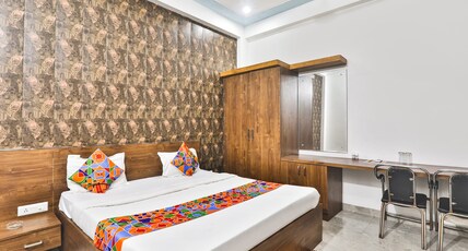 SHREE WALAJI Room Type - Deluxe room