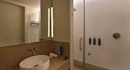 DoubleTree by Hilton Ben Guerir Hotel & Residences Room Type - KING GUEST ROOM