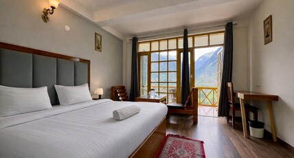 Naina Rockland Manali Room Type - Super deluxe with balcony