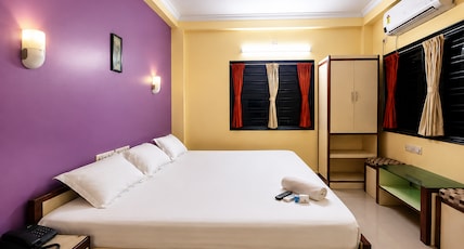 HOTEL MIRA INTERNATIONAL Room Type - Deluxe Double AC Room - Top Floor HOTEL MIRA INTERNATIONAL Room Type - Deluxe Double AC Room - Top Floor