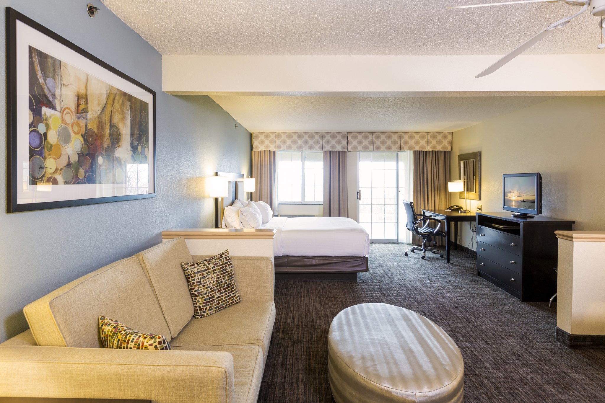 Holiday Inn Express Hotel & Suites-Saint Joseph - Tap to explore photos
