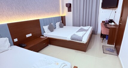 Hotel Buddha International Room Type - Triple Deluxe Room