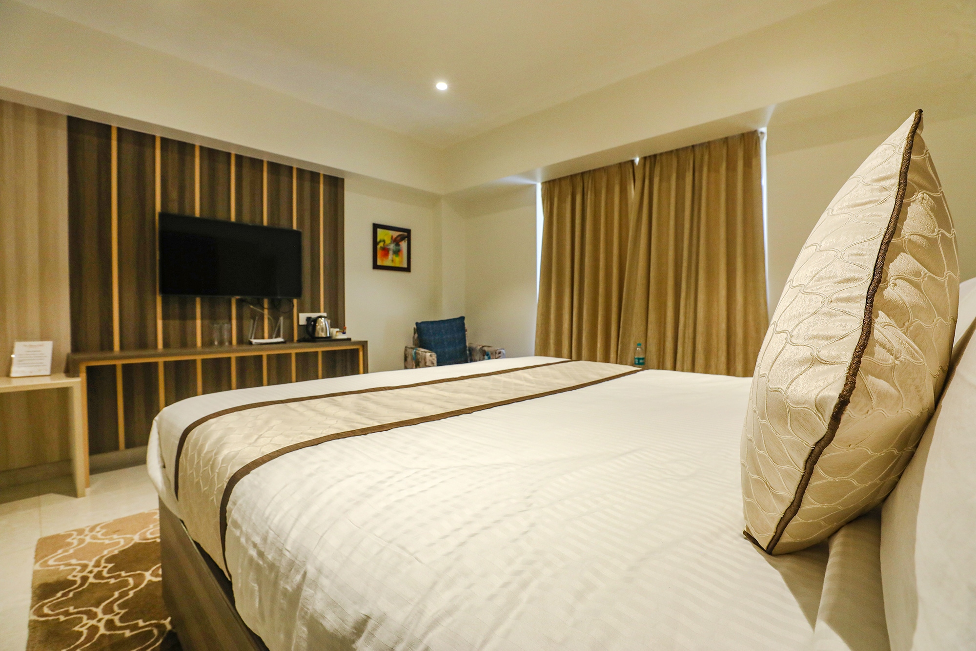 FabHotel Prime The Thane Club - Nr. Eternity Mall - Tap to explore photos