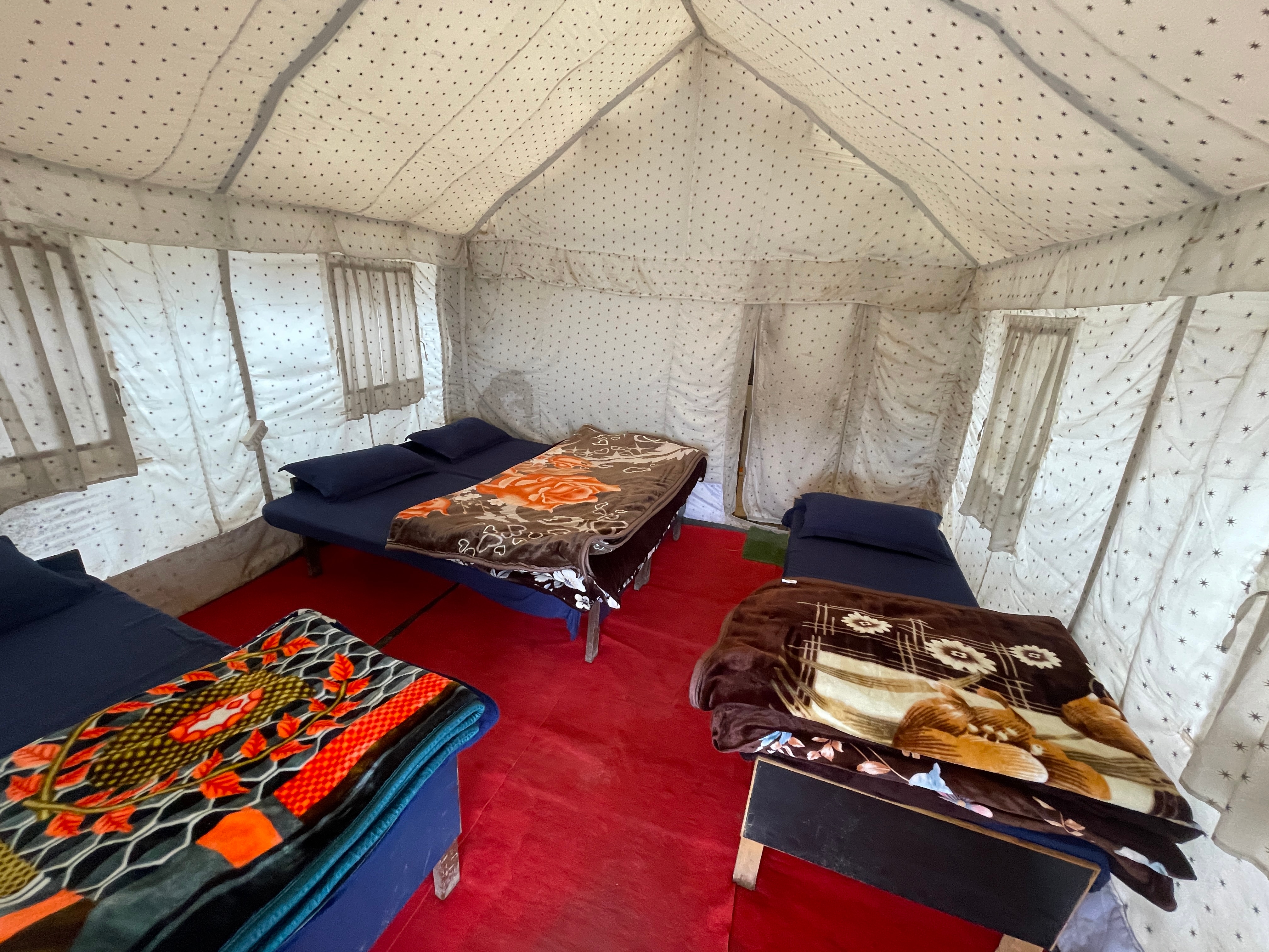 Sunrise camps chopta - Tap to explore photos