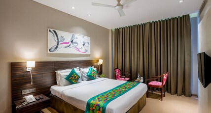 Treebo Premium Niraali Executive, Hinjewadi Room Type - Deluxe Room