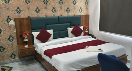 Hotel Royal Grand Inn Chandigarh Room Type - Deluxe Room