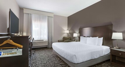 Best Western Plus Sun Canyon Room Type - Accessible - 1 King, Mobility Accessible, Roll In Shower, Microwave And Refrigerator, Non-Smoking, F Best Western Plus Sun Canyon Room Type - Accessible - 1 King, Mobility Accessible, Roll In Shower, Microwave And Refrigerator, Non-Smoking, F
