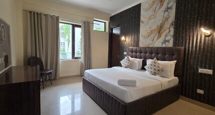 Hotel Fortune Home Residency Sector-72 Room Type - Super Deluxe Room