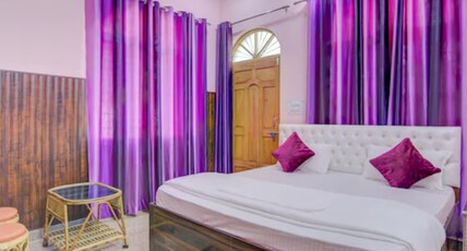 Nandini Homestay Room Type - Deluxe Room (Non A/C)