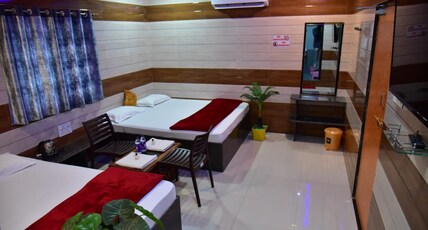 HOTEL UDAY RESIDENCY Room Type - FOUR BED FAMILY PREMIUM WITH AC