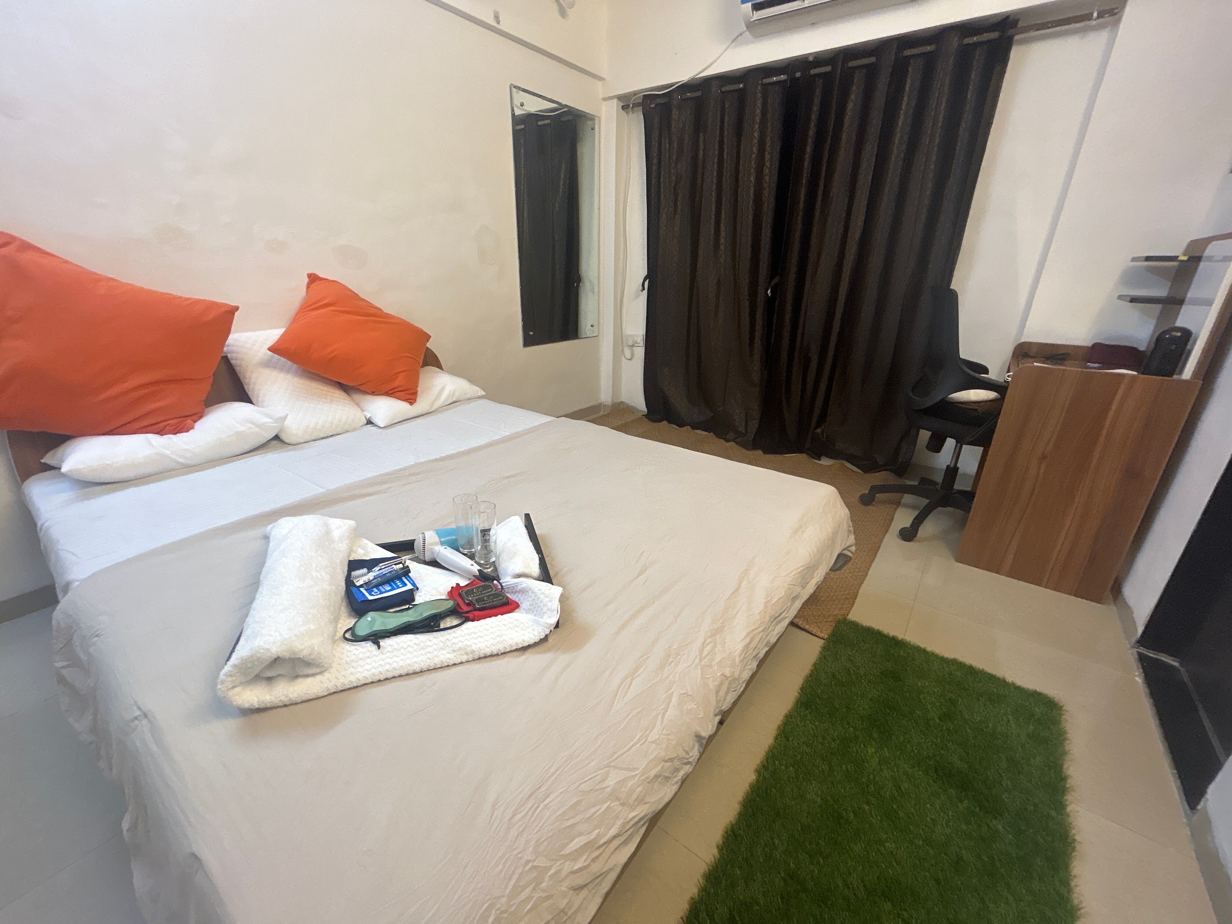 HAPPY HOUSE Andheri West RTO Kokilaben Hospital Apartment Mumbai | Book ...